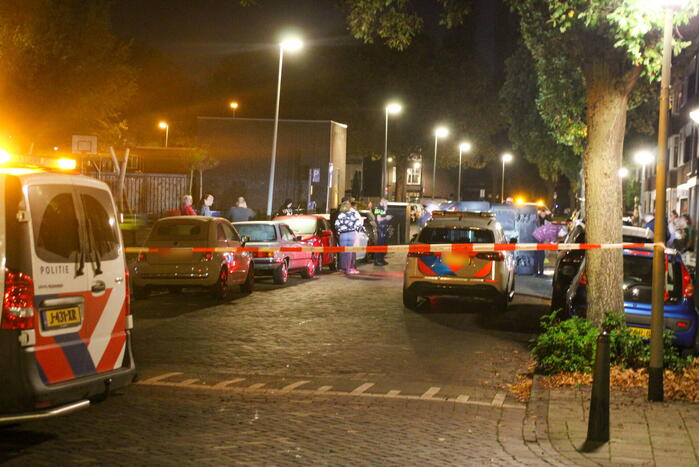 Personenauto op de kant na ongeval