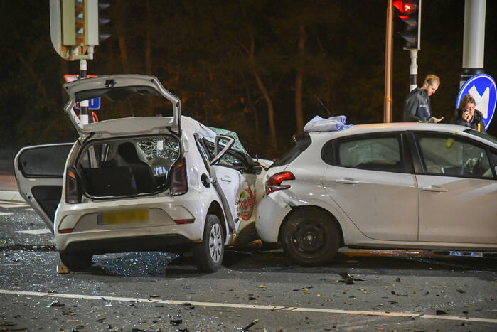 Botsing tussen twee personenauto's