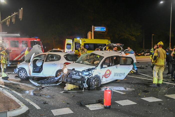 Botsing tussen twee personenauto's