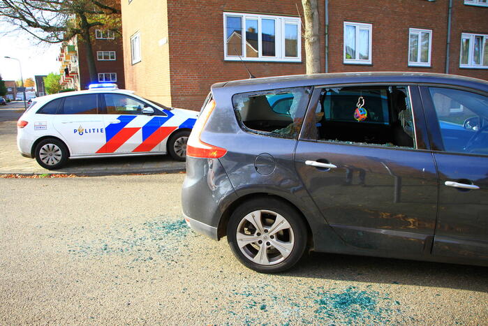 Autoramen kapot geslagen bij verkeersruzie
