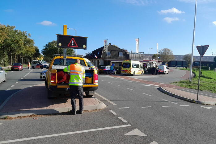 Twee gewonden bij botsing op kruispunt