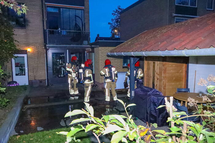 Diepvries in achtertuin vliegt in brand