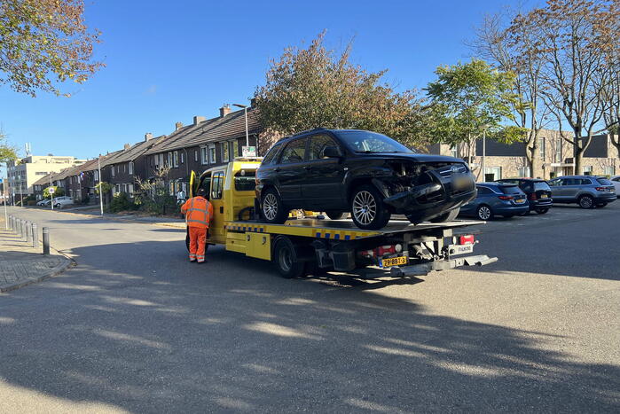 Veel schade bij ongeval tussen twee personenauto's