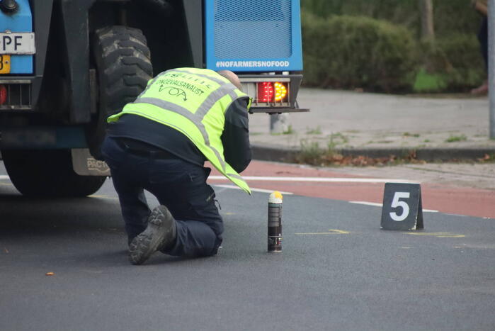 Man van 84 overleden bij aanrijding met vrachtwagen