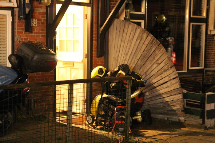 Brand in schoorsteen van woning