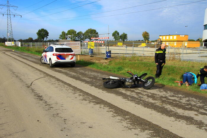 Bestuurder crossmotor gewond na val