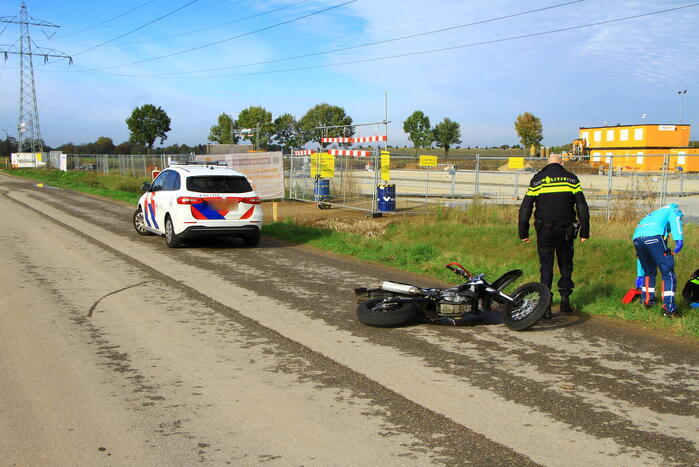 Bestuurder crossmotor gewond na val