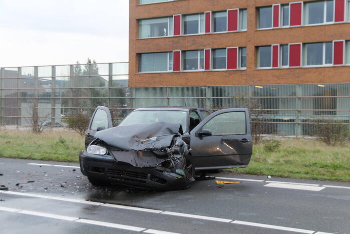 Aanrijding tussen vier voertuigen