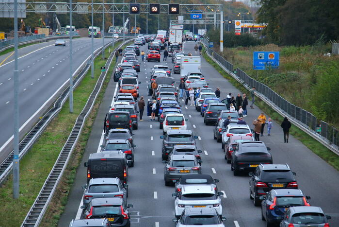 Flinke file na storing Schipholbrug