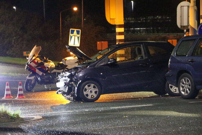 Ongeval nadat automobilist door rood rijdt