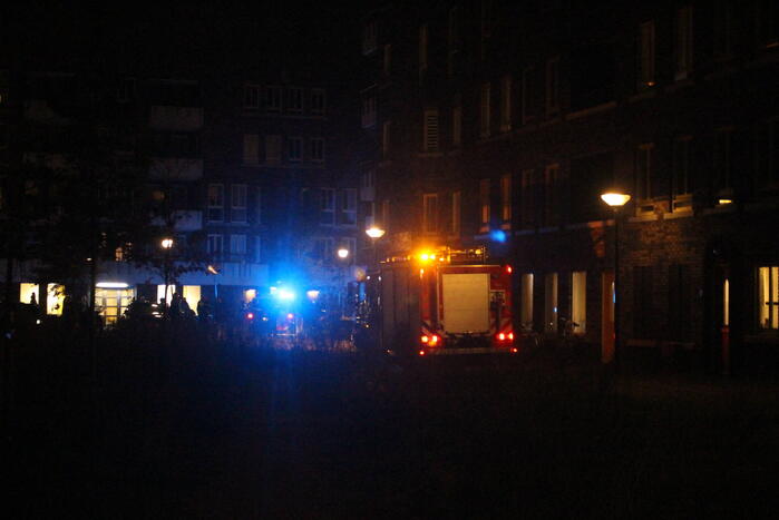 Diverse woningen ontruimd na autobrand