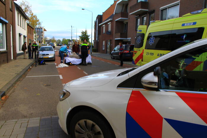 Fietser gewond bij botsing met auto