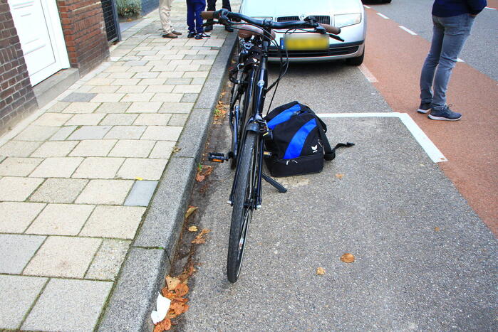 Fietser gewond bij botsing met auto