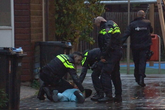 Twee overvallers slaan op de vlucht