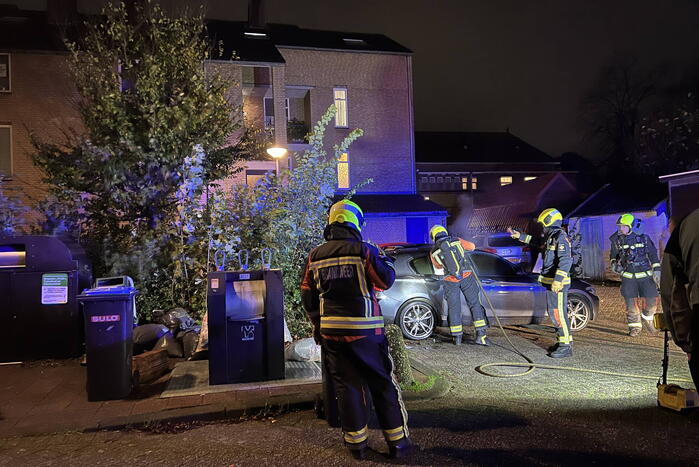 Autobrand snel onder controle