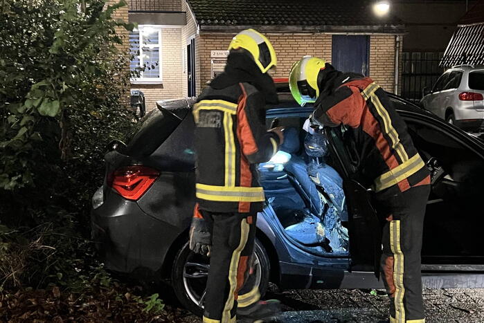 Autobrand snel onder controle