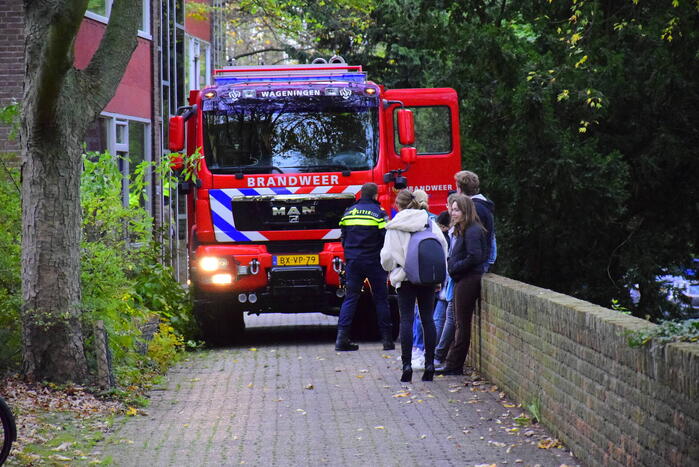 Meerdere bewoners gecontroleerd na rookinhalatie