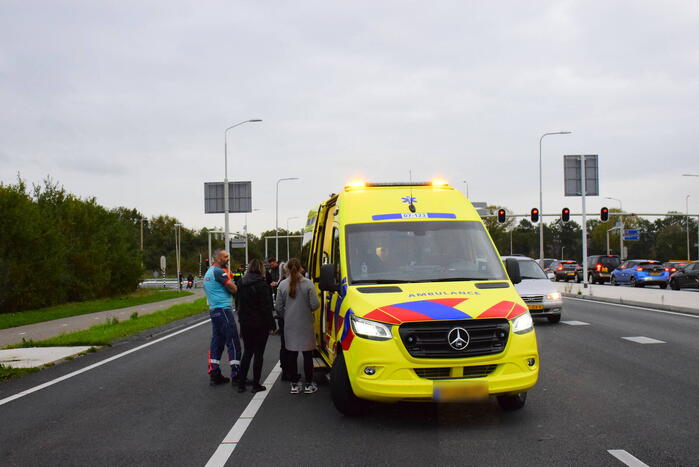 Twee bestelbussen en personenwagen betrokken bij kettingbotsing