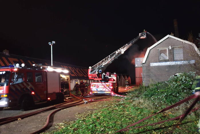 Grote brand in bedrijfspand