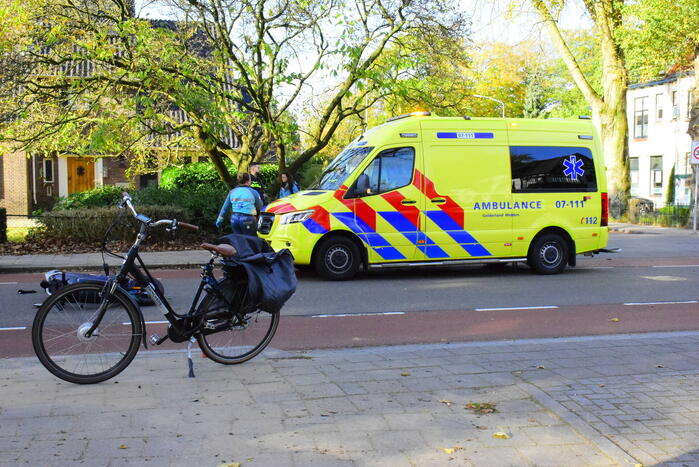 Brommerrijder en e-bike botsen op elkaar