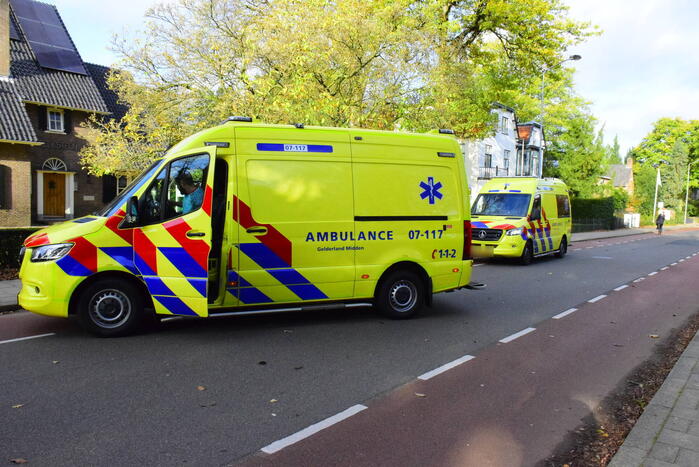 Brommerrijder en e-bike botsen op elkaar