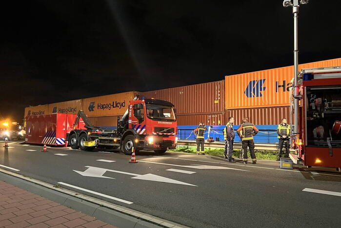 Brandweer groots ingezet voor zinkend containerschip