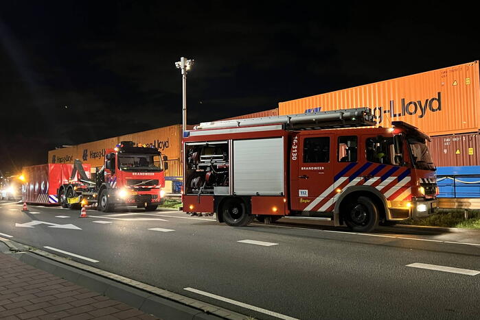 Brandweer groots ingezet voor zinkend containerschip
