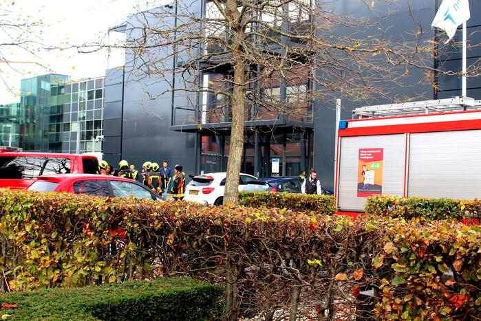 Onderzoek naar zwavellucht in bedrijfspand