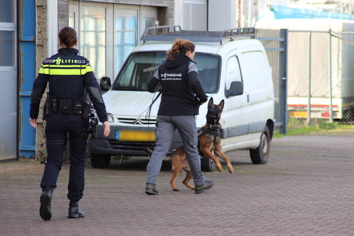 Preventieve drugscontrole bij loodsen op industrieterrein