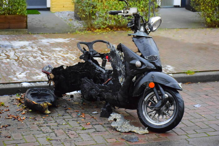 Scooter total-loss door brand