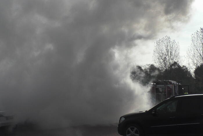 Hevige rookontwikkeling bij autobrand