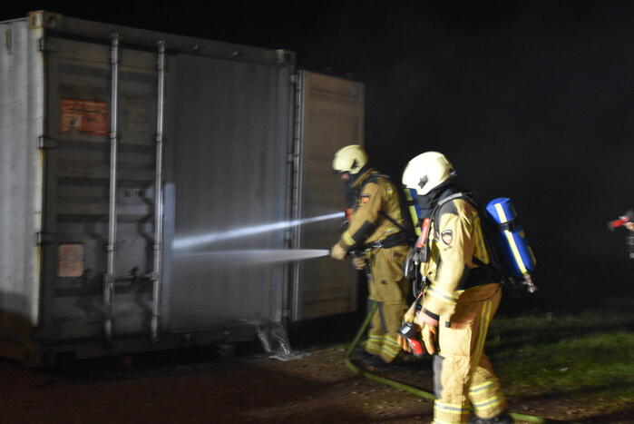 Brand in grote container snel geblust