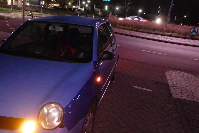 Fietser geschept door personenauto