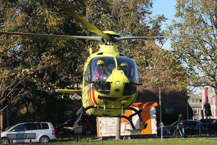 Fietser zwaargewond bij aanrijding