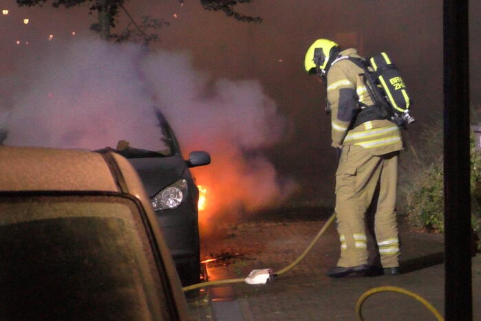 Auto gaat in vlammen op
