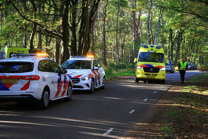 Meerdere mountainbikers ten val in bos, één zwaargewond