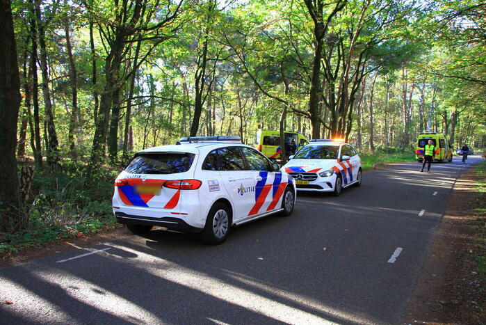 Meerdere mountainbikers ten val in bos, één zwaargewond