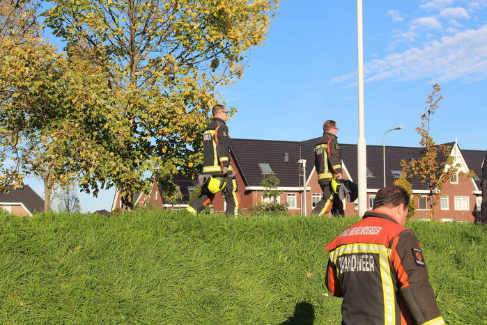 Brandweer bevrijdt vastzittende jongen
