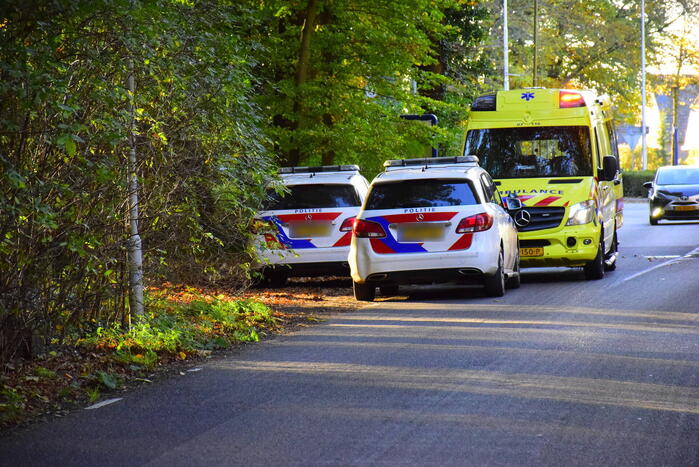 Voorbijgangers vinden man met verward gedrag in bos