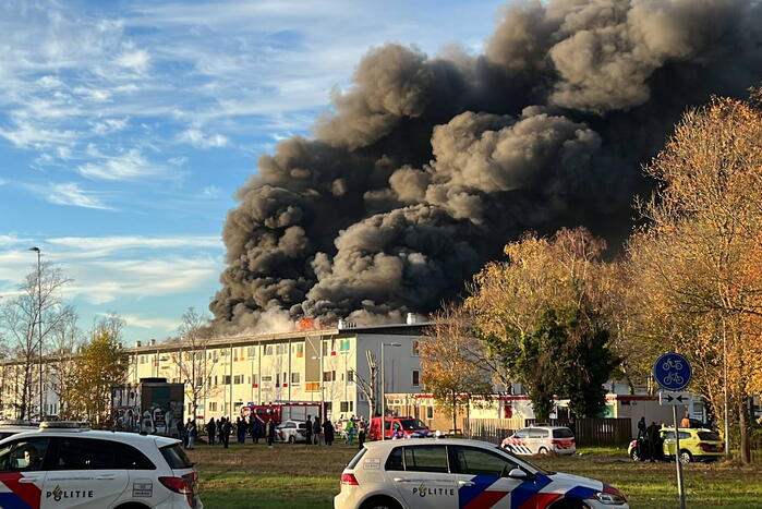 Grote brand in containerwoningen