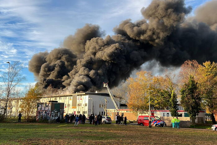 Grote brand in containerwoningen