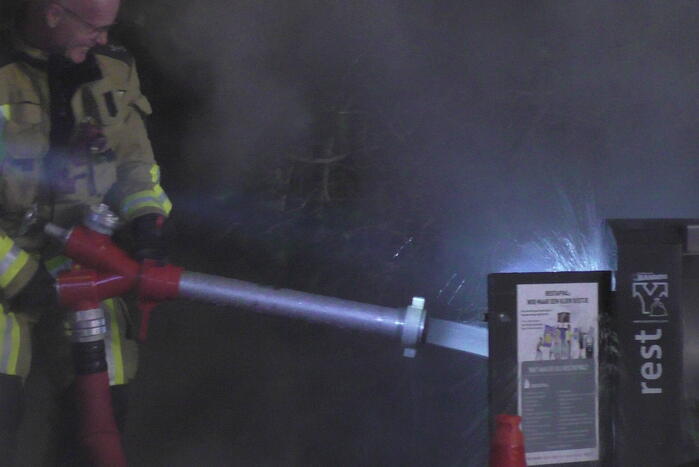 Veel rookontwikkeling bij brand in container