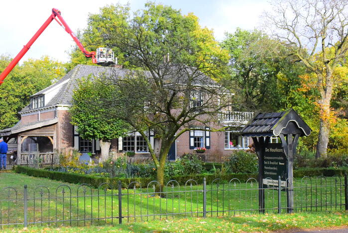 Schoorsteenbrand bij kampeerboerderij De Houtkamp