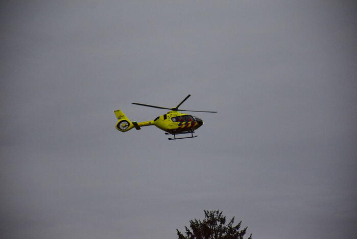 Traumahelikopter landt voor incident in woning