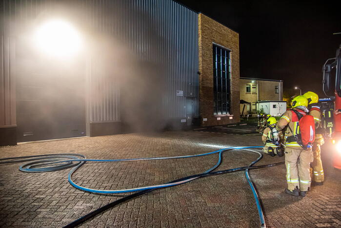 Flinke rookontwikkeling bij brand in bedrijfspand
