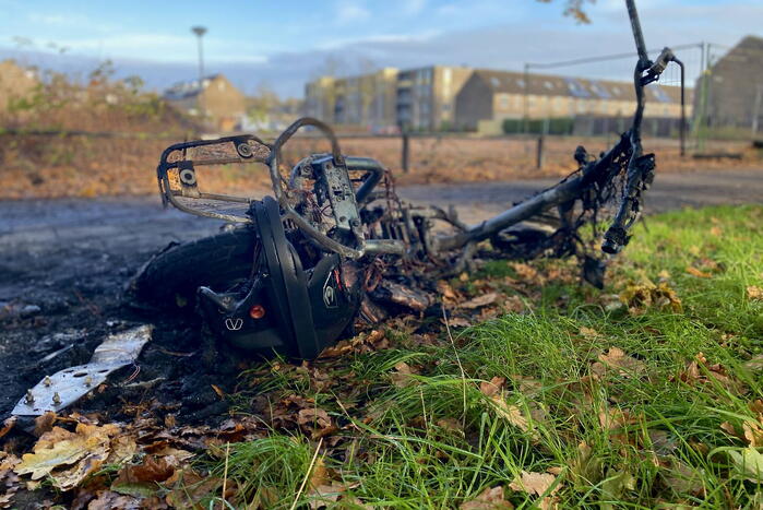 Go Sharing verdwijnt uit de Keistad, op de valreep gaat scooter in vlammen op