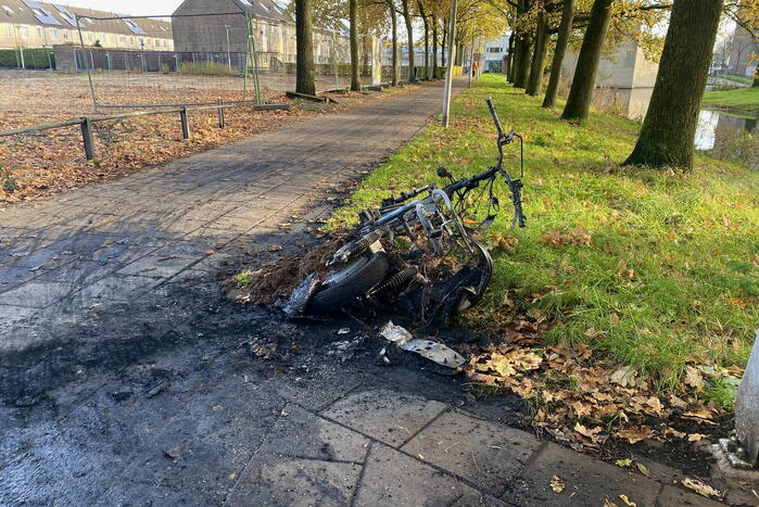 Go Sharing verdwijnt uit de Keistad, op de valreep gaat scooter in vlammen op