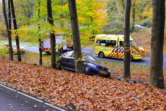 Brandweer bevrijdt automobilist na aanrijding