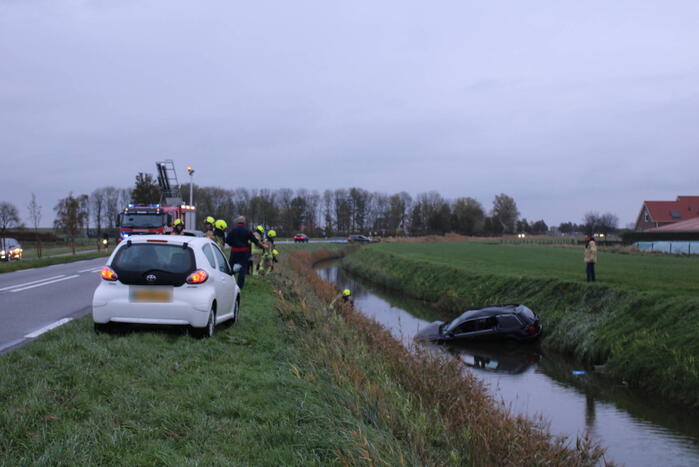 Bestuurder gewond na te water raken met voertuig