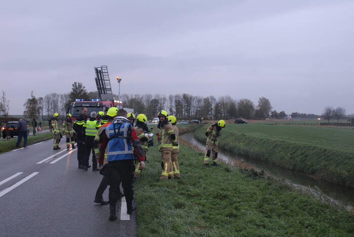 Bestuurder gewond na te water raken met voertuig